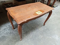 Lot 395 - salontafel louis xv - afbeelding 2 van  3