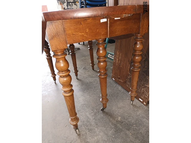 Lot 396 - antieke tafel met verlengstukken - afbeelding 3 van  5