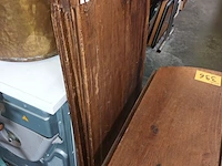 Lot 396 - antieke tafel met verlengstukken - afbeelding 4 van  5