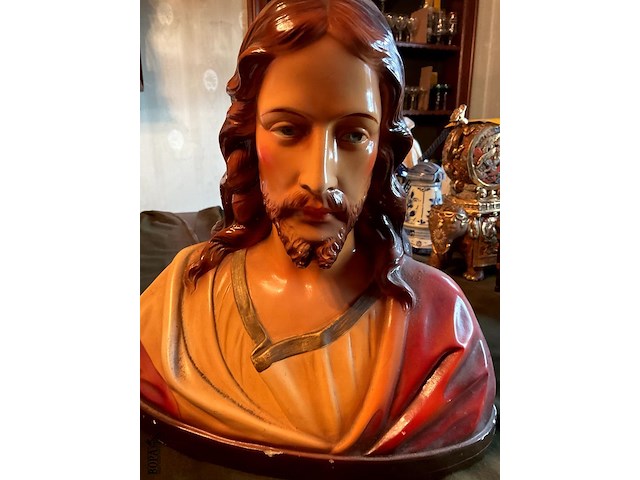 Lot 396 - religieus tinnen kruisbeeld/h.hartbeeld plaaster g. carli - afbeelding 4 van  6