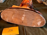 Lot 396 - religieus tinnen kruisbeeld/h.hartbeeld plaaster g. carli - afbeelding 5 van  6