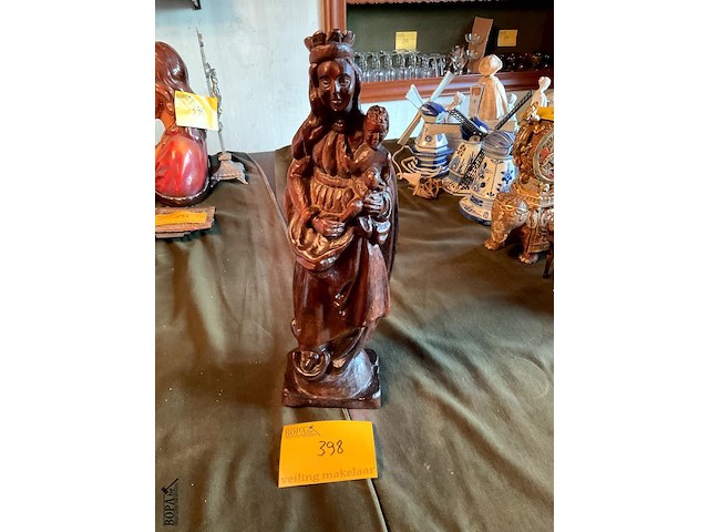 Lot 398 - houten mariabeeld - afbeelding 1 van  4