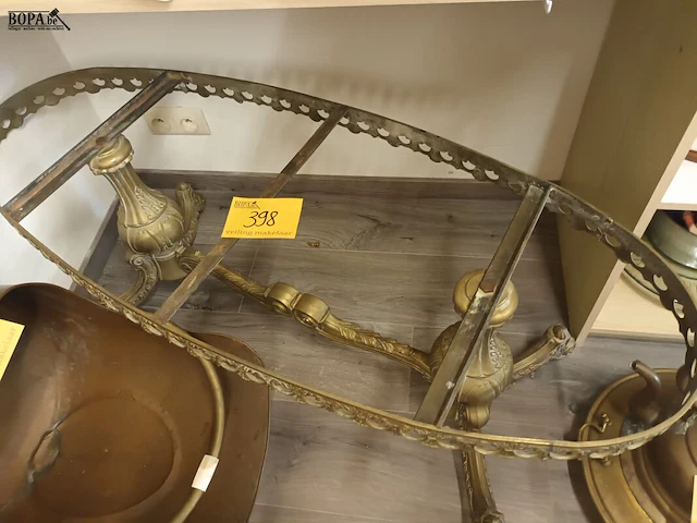 Lot 398 - koperen tafel onderstel - afbeelding 1 van  4