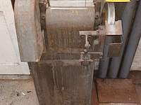 Lot 398 - slijpmachine voor beitels - afbeelding 1 van  4
