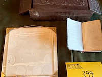 Lot 399 - expo 58 tegeltje/kerkboekje/kapelletje hout, 3 stuks - afbeelding 5 van  5