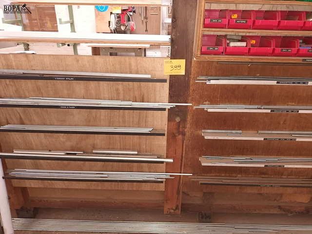 Lot 399 - werkmateriaal - afbeelding 1 van  5