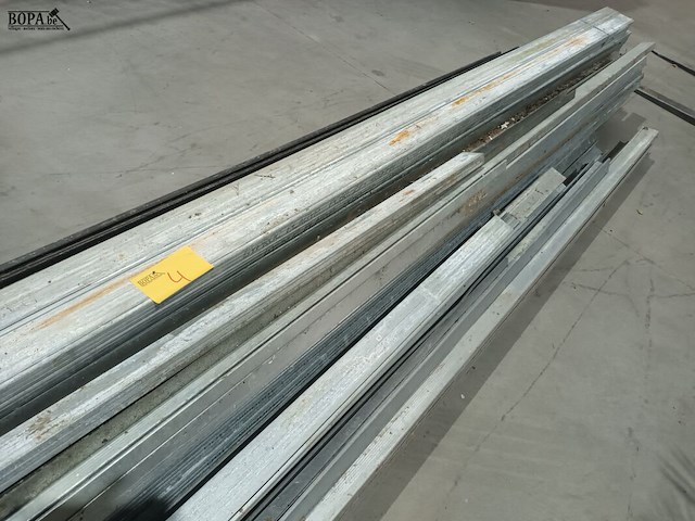 Lot 4 - aluminium gyproc profielen - afbeelding 1 van  4