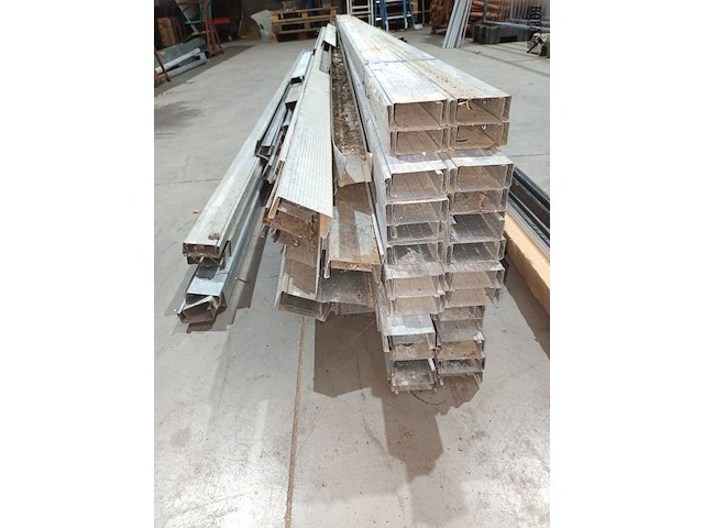 Lot 4 - aluminium gyproc profielen - afbeelding 2 van  4