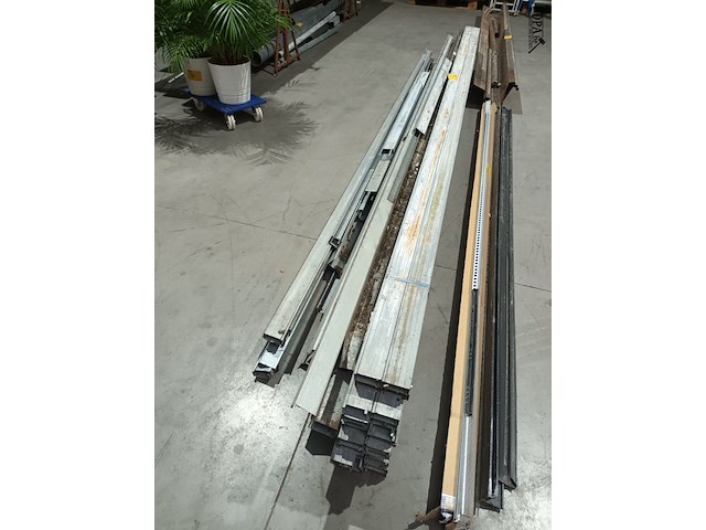 Lot 4 - aluminium gyproc profielen - afbeelding 3 van  4