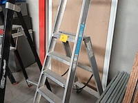 Lot 4 - aluminium trapladder ernst - afbeelding 2 van  3