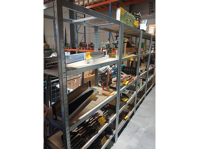 Lot 4 - aluminium voorraadrek. 3 stuks - afbeelding 1 van  3