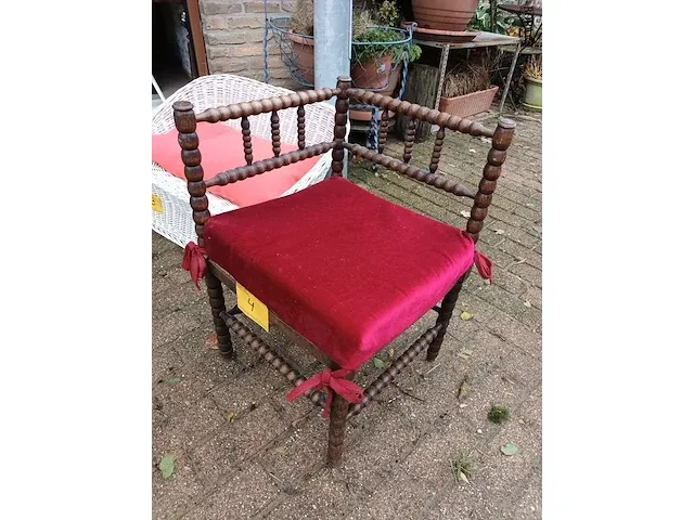 Lot 4 - antieke bobbin hoekstoel - afbeelding 2 van  6