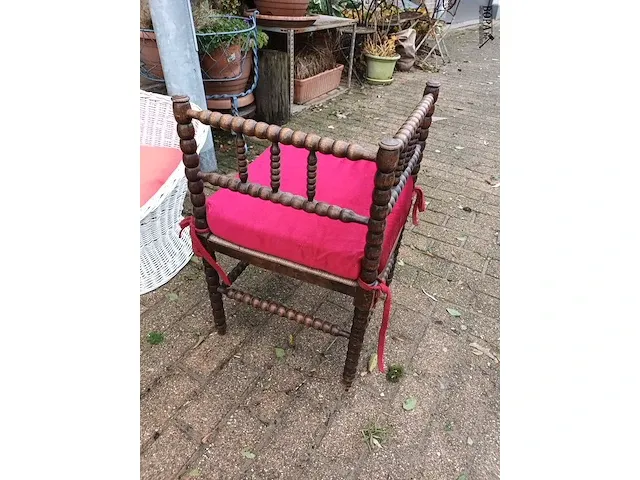 Lot 4 - antieke bobbin hoekstoel - afbeelding 3 van  6