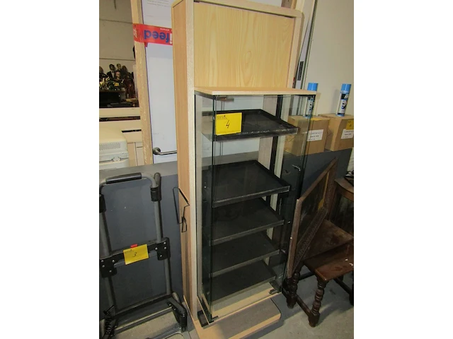 Lot 4 - bakkerij vitrinekast - afbeelding 1 van  2