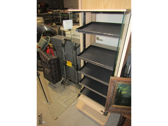 Lot 4 - bakkerij vitrinekast - afbeelding 2 van  2