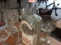 Lot 4 - bierglazen en aangebroken fles rum. 8 stuks - afbeelding 2 van  3