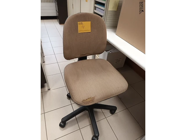 Lot 4 - bureaustoel - afbeelding 1 van  3