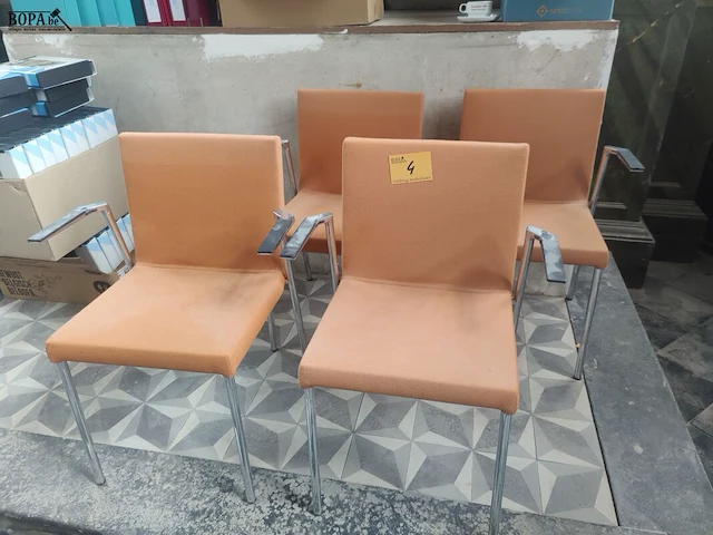 Lot 4 - bureelstoelen artifort - 4 stuks - afbeelding 1 van  4