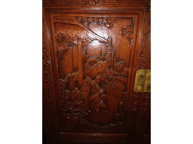 Lot 4 - chinese volhouten kast - afbeelding 3 van  6