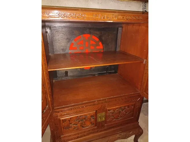 Lot 4 - chinese volhouten kast - afbeelding 4 van  6