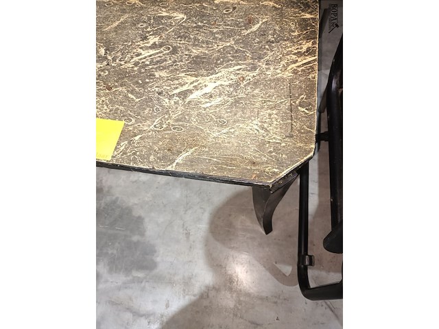 Lot 4 - houten salontafel - afbeelding 3 van  3