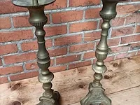 Lot 4 - kerk kandelaars volkoper, 2 stuks - afbeelding 3 van  5