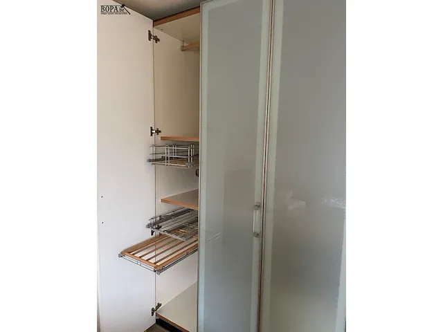 Lot 4 - kleerkast - afbeelding 5 van  10
