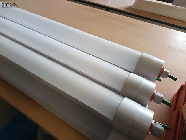 Lot 4 - led plafondlampen. 7 stuks - afbeelding 2 van  5