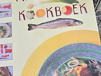 Lot 4 - magnetron kookboeken en tuinierboeken - afbeelding 3 van  3