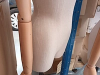 Lot 4 - mannequin pop - afbeelding 2 van  3
