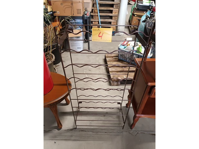 Lot 4 - metalen wijnrek - afbeelding 1 van  3