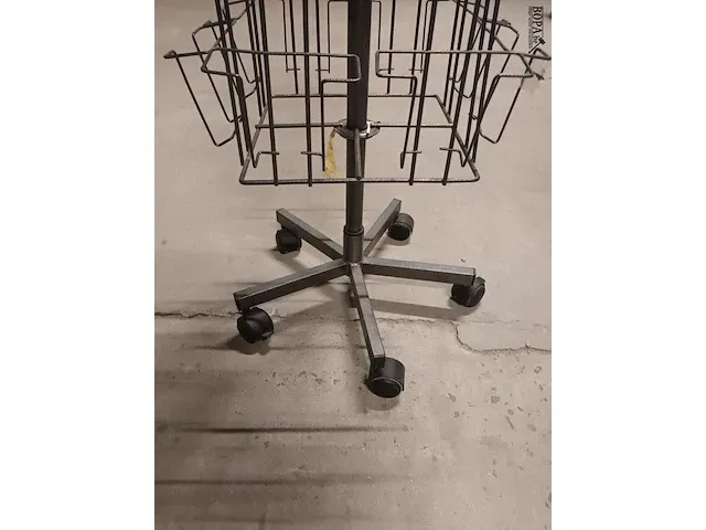 Lot 4 - mobiele kaartenmolen - afbeelding 2 van  3