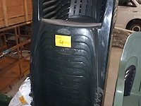 Lot 4 - pvc terrasstoelen. 24 stuks