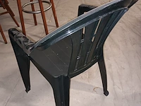 Lot 4 - pvc terrasstoelen. 24 stuks - afbeelding 4 van  4