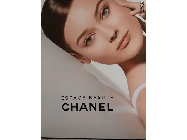 Lot 4 - reclame kader chanel - afbeelding 3 van  3