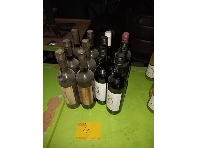 Lot 4 - rode wijn - 12 flessen - afbeelding 1 van  2