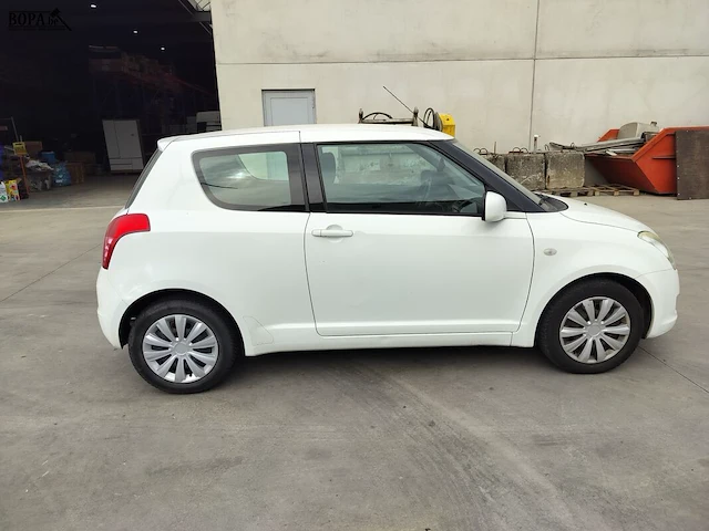 Lot 4 - suzuki swift (2009-chass.tsmmza11s00708613) - afbeelding 20 van  25