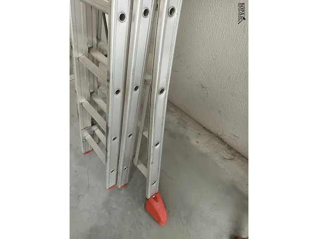 Lot 4 - uitschuifbare aluminium ladder - afbeelding 3 van  4