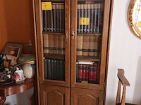Lot 4 - vitrine kast