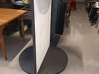 Lot 4 - winkel display voor kledij - afbeelding 2 van  3