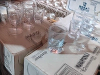 Lot 40 - amuse en druppel glaasjes 240 stuks - afbeelding 4 van  4