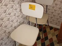 Lot 40 - keukenstoelen. 2 stuks - afbeelding 1 van  3