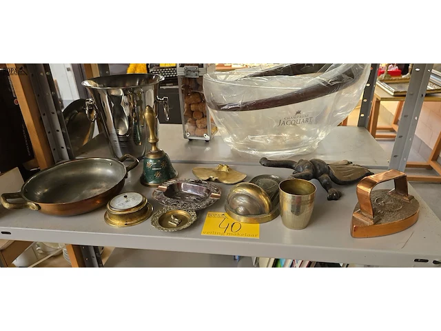 Lot 40 - lot koperen items ong 10 stuks - afbeelding 1 van  3