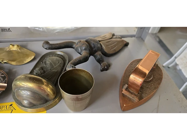 Lot 40 - lot koperen items ong 10 stuks - afbeelding 2 van  3