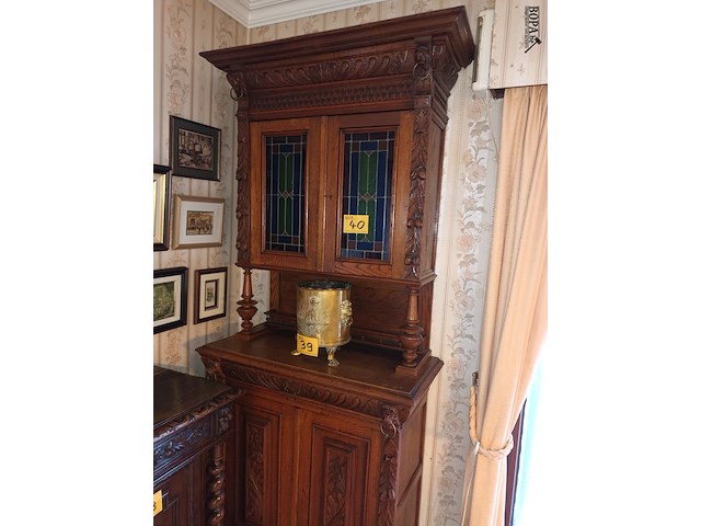 Lot 40 - mechelse kast - afbeelding 1 van  6