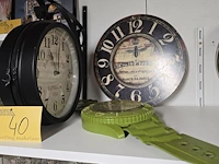 Lot 40 - muurklokken 3 stuks - afbeelding 1 van  4