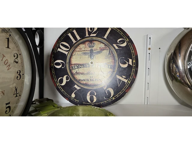 Lot 40 - muurklokken 3 stuks - afbeelding 2 van  4