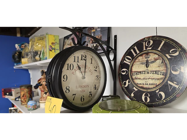Lot 40 - muurklokken 3 stuks - afbeelding 3 van  4