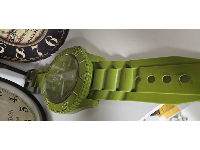 Lot 40 - muurklokken 3 stuks - afbeelding 4 van  4