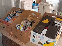 Lot 40 - video cassettes, cd’s en dvd’s. ca. 130 stuks - afbeelding 1 van  5